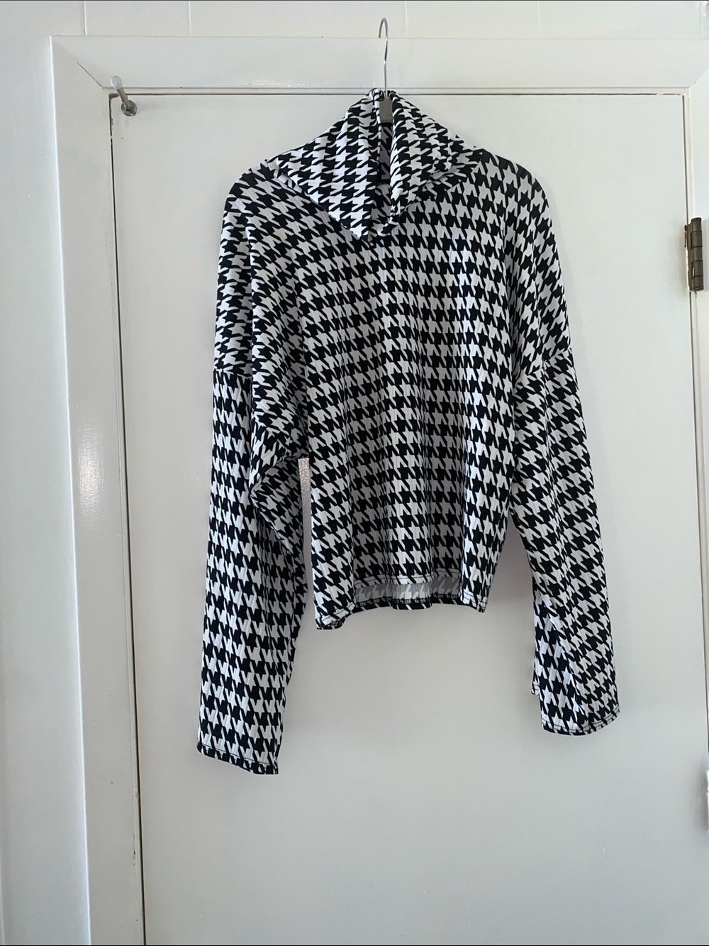 PrettyLittleThing Black and White Houndstooth Top NWOT Sz M